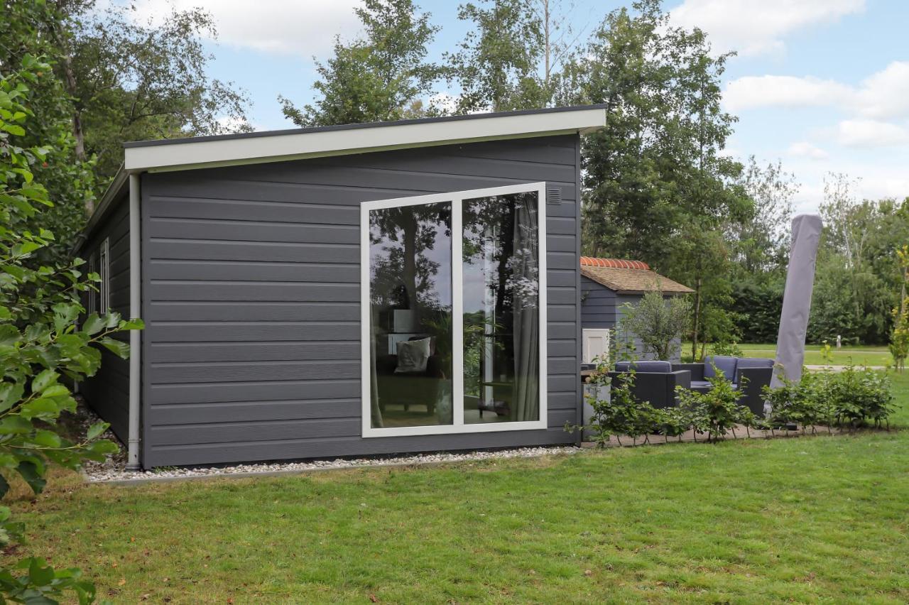 Landelijk Chalet 87 Oosterwolde  Luaran gambar