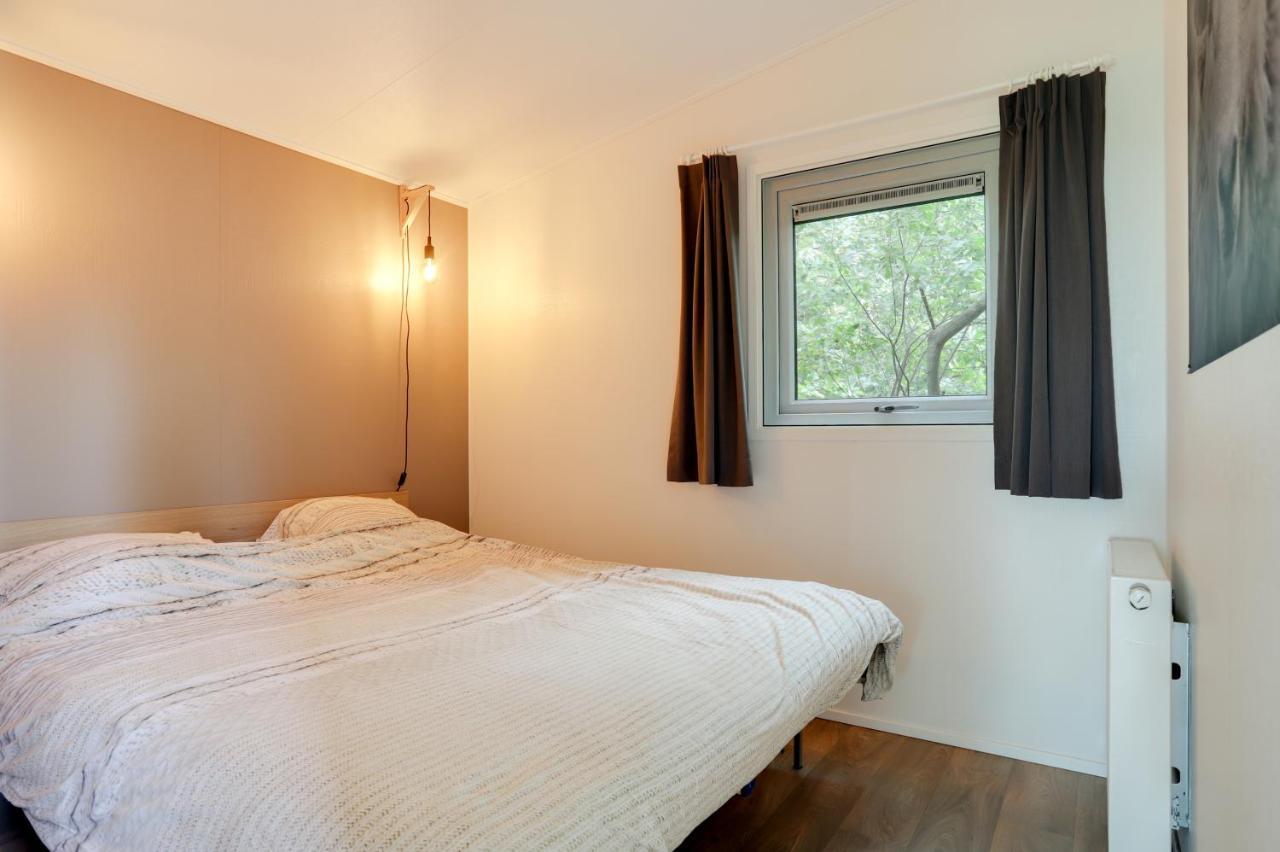 Landelijk Chalet 87 Oosterwolde  Luaran gambar