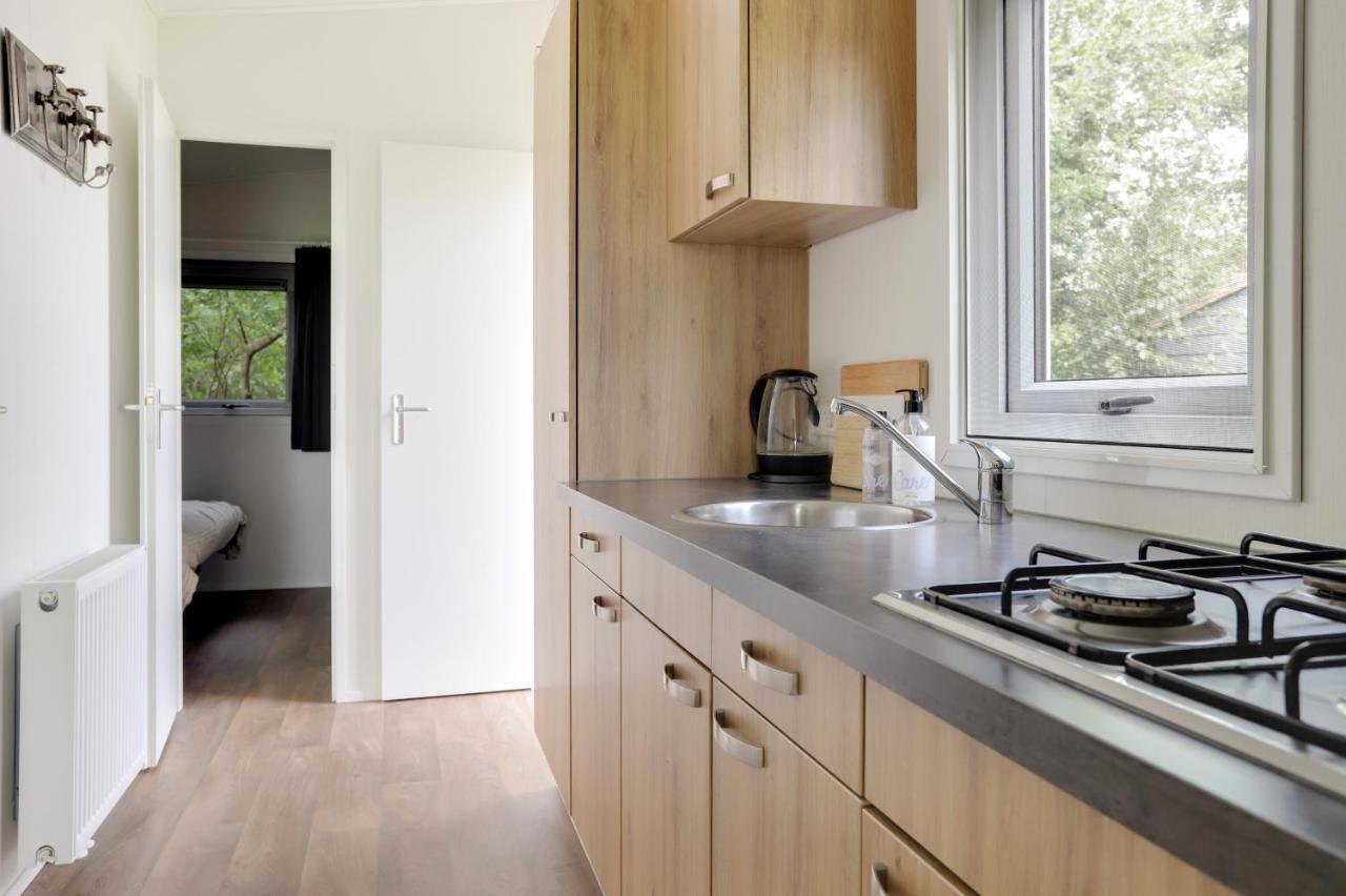 Landelijk Chalet 87 Oosterwolde  Luaran gambar